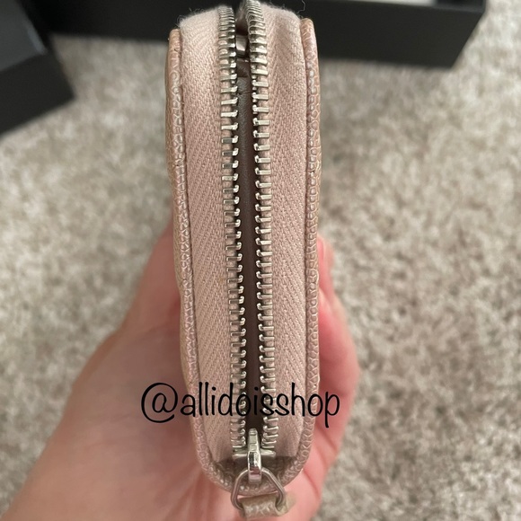 CHANEL MEDIUM ZIP WALLET - Picture 3 of 13